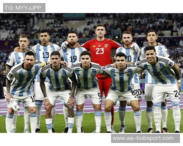 德保罗与梅西庆祝合照分享期待最后一步共同努力实现目标 德保罗与梅西庆祝合照分享期待最后一步共同努力实现目标