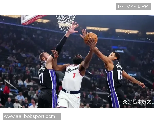 锡安复出表现抢眼半场8投4中罚球3中4轻松拿下11分