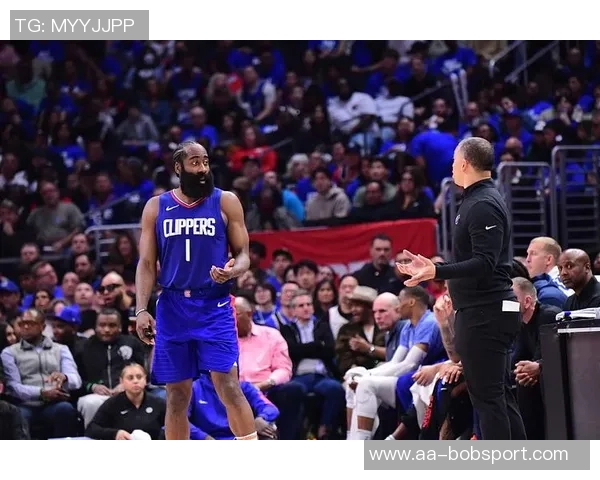 卢指导谈球队阵容深度经验丰富的老将助力球队发展 卢指导谈球队阵容深度经验丰富的老将助力球队发展