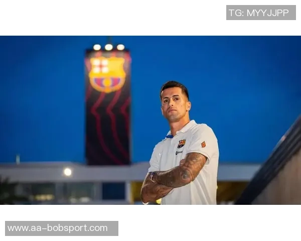 坎塞洛即将重返巴萨前队友菲利克斯在社交媒体点赞支持