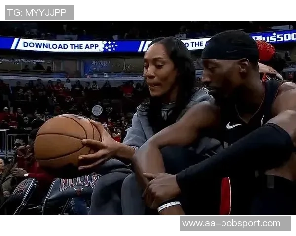 阿德巴约称赞阿贾与比尔拉塞尔相提并论展现其伟大成就