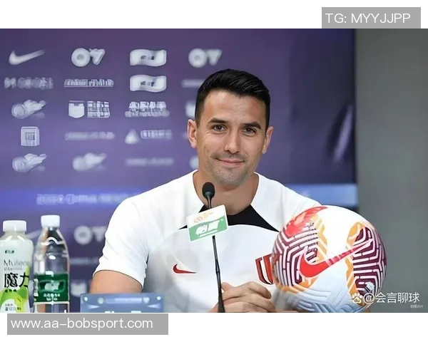 苗原透露海港追逐周定洋若浙江玉昆不动将面临选择成都海港二选一